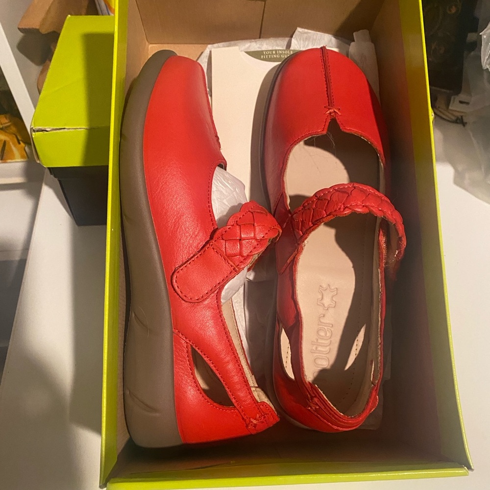 Hotter leather Shake Mary Jane style comfort shoes- 7 EE